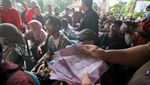 Ramainya Antrean Tebus SIM-STNK di Kejaksaan Sidoarjo