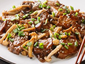 Resep Teriyaki Daging dan Jamur, Lauk Praktis Lezat Untuk Makan Malam