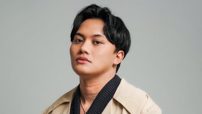 Rizky Febian bakal menggelar tur 10 kota di perayaan satu dekade bermusik.