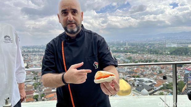 Santap Sarapan Racikan Chef Palestina di Hotel Bintang Lima Bandung