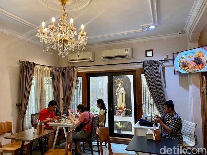 Sarapan Nasi Goreng Babat dan Tempong Wagyu di Restoran Tersembunyi