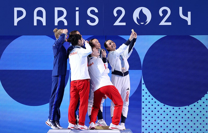 Selfie Kemenangan Olimpiade Paris 2024 pakai Galaxy Z Flip 6