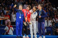 Selfie Kemenangan Olimpiade Paris 2024 pakai Galaxy Z Flip 6