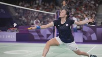 Bertanding di Porte de La Chapelle Arena, Paris, Jumat (2/8) dini hari WIB, Gregoria berhasil mengatasi wakil Korea, Kim Ga-eun dalam pertarungan tiga gim.  