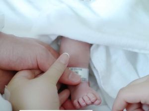 Syahrini Spill Foto Anak Pertamanya