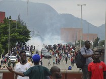 Warga Nigeria Gelar Aksi Protes Akibat Krisis Ekonomi Terburuk