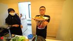Anang Hermansyah unjuk Kebolehan Bikin Ayam Penyet Sendiri