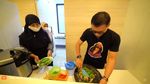 Anang Hermansyah unjuk Kebolehan Bikin Ayam Penyet Sendiri