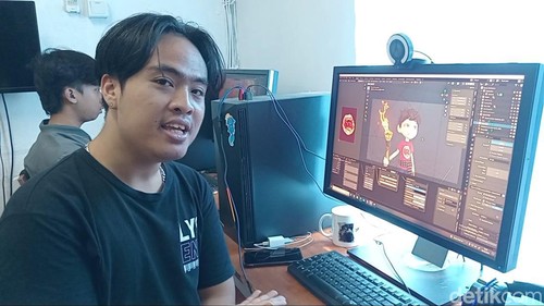 Animator asal Bali, Ida Bagus Ista Krishna (22), saat ditemui detikBali di sela-sela kesibukannya menggarap film animasi ‘Made and The Lost Spirit’ di LYS Animation Studio, Denpasar, Jumat (2/8/2024). (Aryo Mahendro/detikBali)