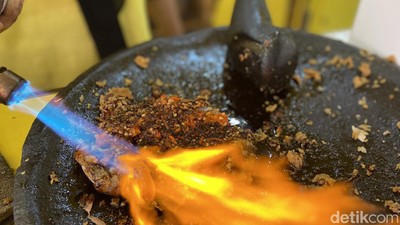 Puas! Makan Ayam Geprek di Sini Bisa Nambah Nasi Sepuasnya