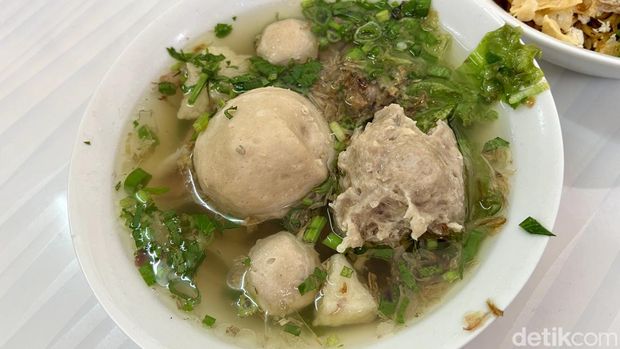 Bakso topping jando di Bandung