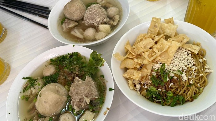 Bakso topping jando di Bandung