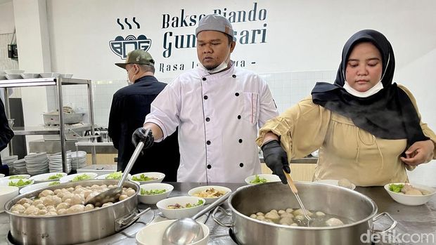Bakso topping jando di Bandung