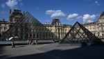 Museum Louvre Paris Ramai Dikunjungi Turis