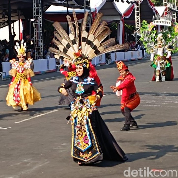 Defile Kaltim Kenalkan IKN di JFC