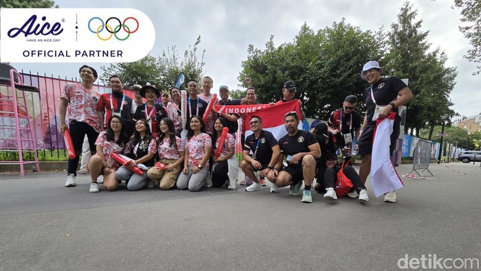 Port de Chapelle Arena, tempat dimainkannya partai-partai bulutangkis Olimpiade 2024, sudah ramai sejak pagi hari. Teriakan Indonesia, Indonesia terus membahana, sampai akhirnya mengiringi laju Gregoria Mariska Tunjung ke 4 besar.