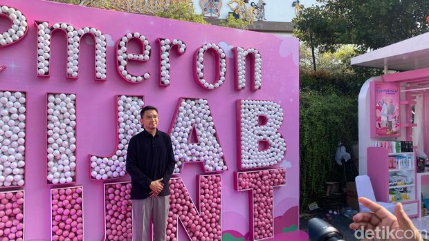 Kanjeng Gusti Pangeran Adipati Arya (KGPAA) Mangkunegara X hadir di Emeron Hijab Hunt 2024 di Solo Paragon Mall, Sabtu (3/8/2024).