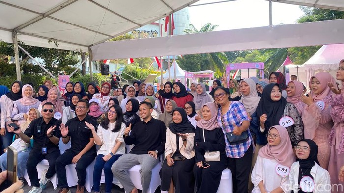 Kanjeng Gusti Pangeran Adipati Arya (KGPAA) Mangkunegara X hadir di Emeron Hijab Hunt 2024 di Solo Paragon Mall, Sabtu (3/8/2024).