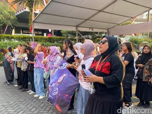 Meriah! K-Popers Solo Norebang di Emeron Hijab Hunt 2024