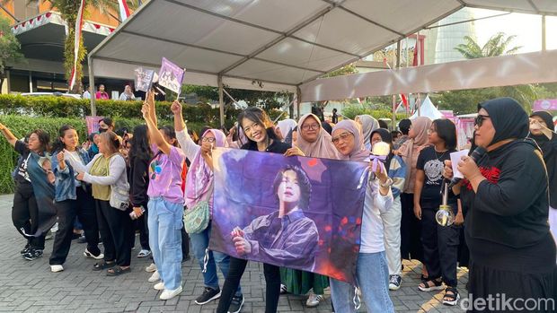 Suasana norebang di ajang Emeron Hijab Hunt 2024 di Solo Paragon Mall, Sabtu (8/3/2024).
