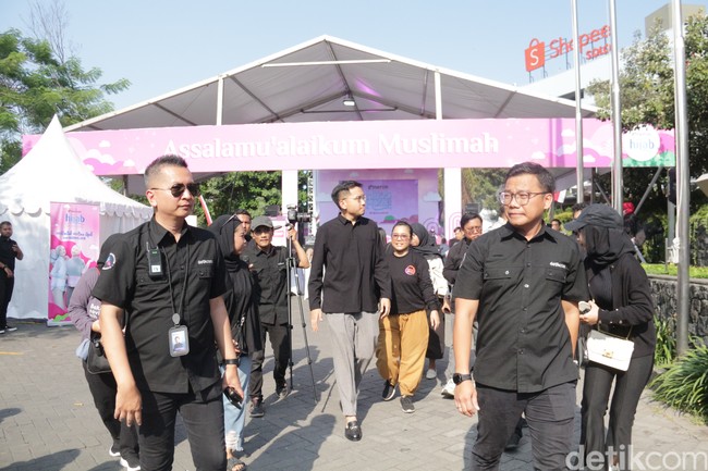 Semoga ajang Emeron Hijab Hunt di Solo ini menjadi contoh untuk Muslimah yang ada di Solo berbakat dan bertalenta yang berdampak untuk sekitarnya. Semoga acara ini berdampak untuk teman-teman dan adik-adik semua. Semangat terus dan lancar ke depannya, pungkasnya. Foto: Dok. Aji Gosong.