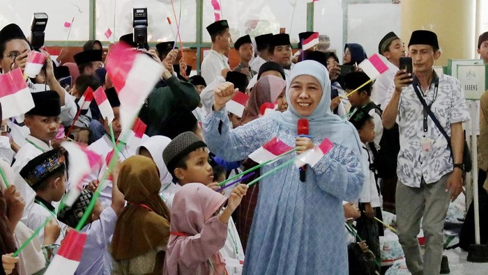 Khofifah Indar Parawansa di Masjid Ulul Albab PP Tebuireng, Jombang, Jatim.