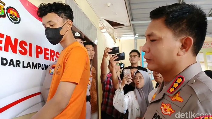 Mahyudin ditangkap saat edarkan narkoba di makam.