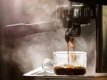 Minum Kopi Pagi Hari Bisa Bikin Happy, Ini Kata Ahli