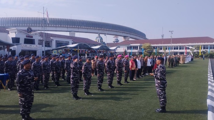 Angkatan Laut Indonesia Jalin Kerjasama Internasional melalui Pelayaran KRI bersama 32 Taruna Asing