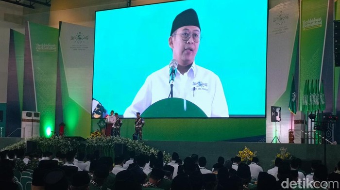 H Abdul Ghaffar Rozin saat resmi dilantik sebagai Ketua PWNU Jawa Tengah di Unissula Semarang, Sabtu (3/8/2024).