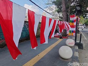 Pedagang Bendera Asal Garut Serbu Bandar Lampung Jelang HUT RI
