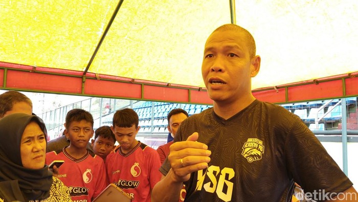 Pelatih Timnas Indonesia U-16 Nova Arianto.