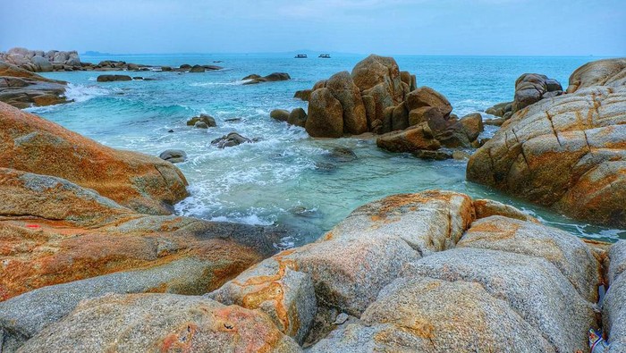 Pemandangan Pantai Rambak di Sungailiat.