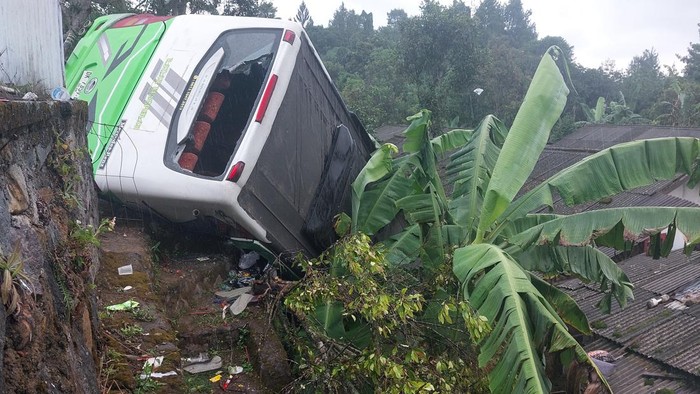 Kejadian Tragis di Puncak Bogor: Penumpang Terjun Bebas Akibat Kesalahan Panduan Navigasi