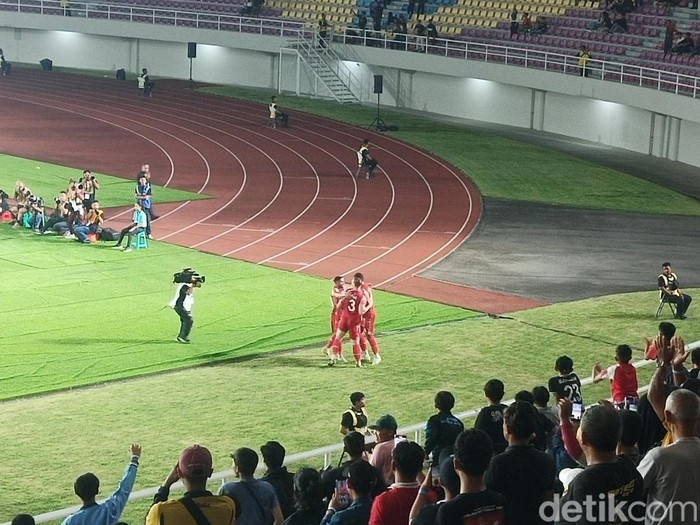 Laga Persis Solo melawan Persija Jakarta dalam perebuta juara 3 Piala Presiden 2024, di Stadion Manahan Solo, Sabtu (3/8/2024).