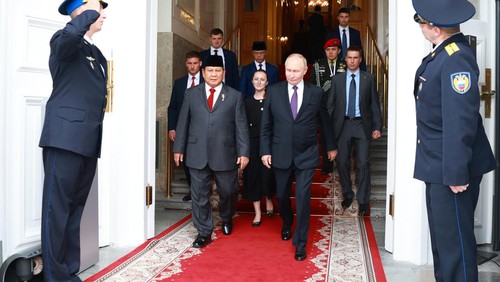 Prabowo Subianto bertemu Presiden Rusia Vladimir Putin, politikus Gerindra Sugiono turut serta. (Dok Istimewa)