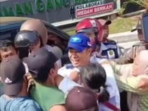 Jukir Liar Nyaris Adu Pukul dengan Petugas Dishub di Dekat Polsek Medan Timur