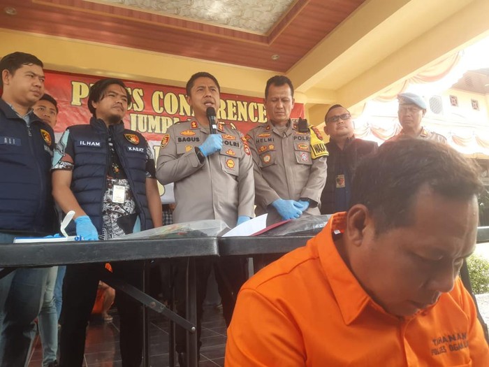 Pria paruh baya di Ogan Ilir ditangkap karena sodomi gadis 13 tahun.