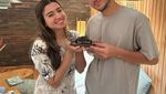 Potret Hangat Rizky Nazar saat Makan Bareng Keluarga