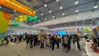 Berdasarkan pantauan detikcom, Sabtu (3/8/2024), hall 1 sampai dengan 3A ICE BSD dipadati pengunjung.