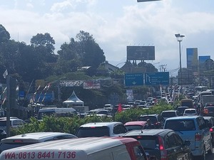 Volume Kendaraan Meningkat, Polisi Siapkan One Way Arah Puncak Siang Ini