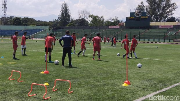 Soft launching Akademi Pro Bandung di Stadion Siliwangi, Kota Bandung, Sabtu (3/8/2024).