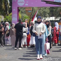 Audisi secara langsung Emeron Hijab Hunt 2024 berakhir di Solo Paragon Lifestyle Mall, Solo, Jawa Tengah. Audisi tahap pertama digelar untuk mengetahui 20 besar pada (3/8/2024). Kemudian audisi tahap kedua hari ini akan terpilih tiga orang finalis yang akan melaju ke grand final (4/8/2024). Foto: Aji Gosong.