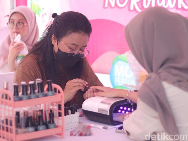 10 Aktivitas Seru di Emeron Hijab Hunt 2024 Solo, Keramas dan Nail Art Gratis