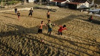 Hal itu menyebabkan debit air Sungai Kahayan mengalami penyusutan. 