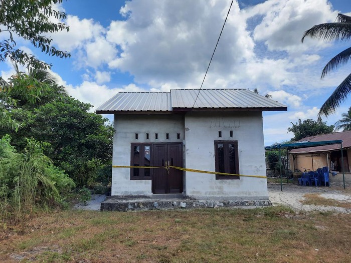 TKP penusukan atau rumah korban.