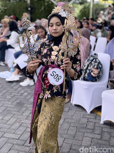 Foto Indah Putri Widyastuti yang mengikuti audisi Emeron Hijab Hunt 2024 di Solo Paragon, Minggu (4/8/2024).