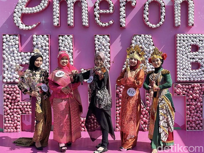 Foto suasana peserta yang mengikuti audisi Emeron Hijab Hunt 2024 di Solo Paragon Lifestyle Mall, Solo, Jawa Tengah, Minggu (4/8/2024).