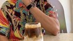 Awet Muda! Ini Mario Maurer, Aktor Thailand yang Doyan Ngopi