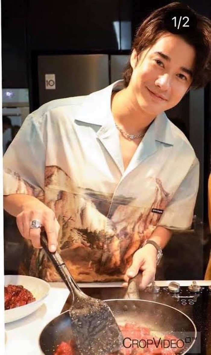 Awet Muda! Ini Mario Maurer, Aktor Thailand yang Doyan Ngopi